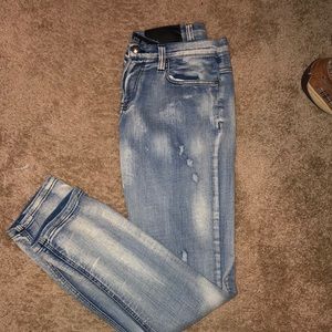 Stone washed skinny jeans